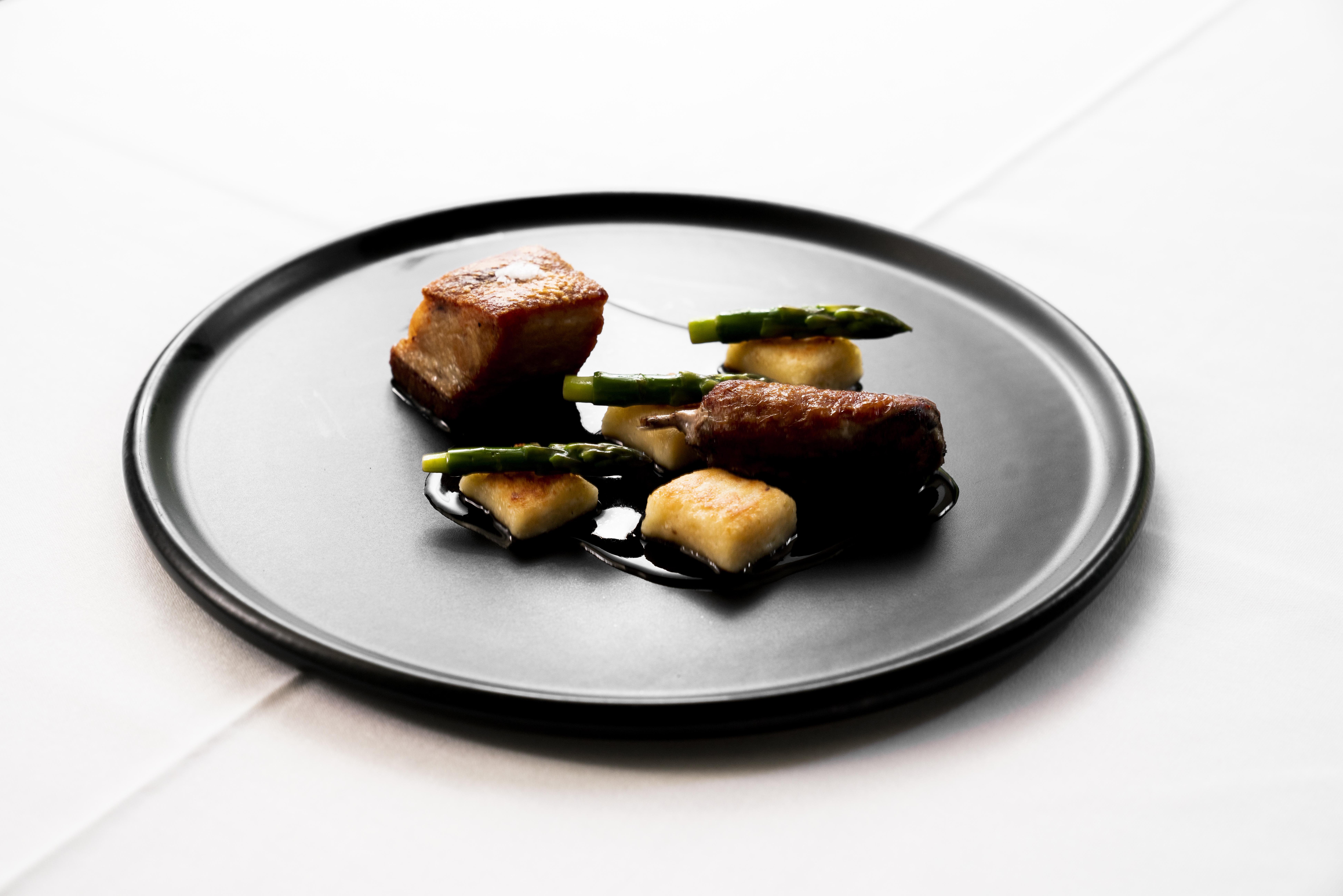 The Point Brisbane Hotel Ngoại thất bức ảnh A black plate