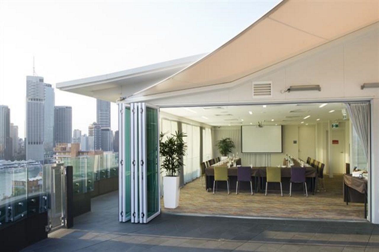 The Point Brisbane Hotel Ngoại thất bức ảnh A bi-fold door